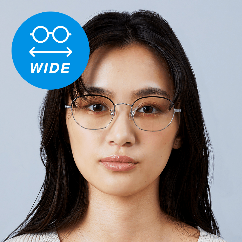 女性のメガネ装着イメージ