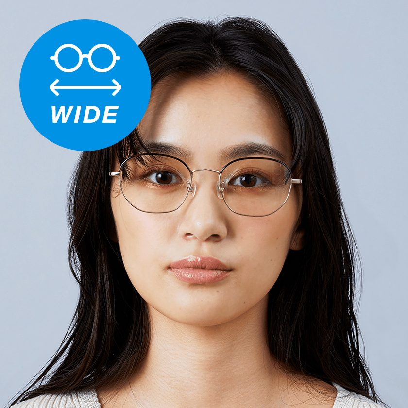 女性のメガネ装着イメージ